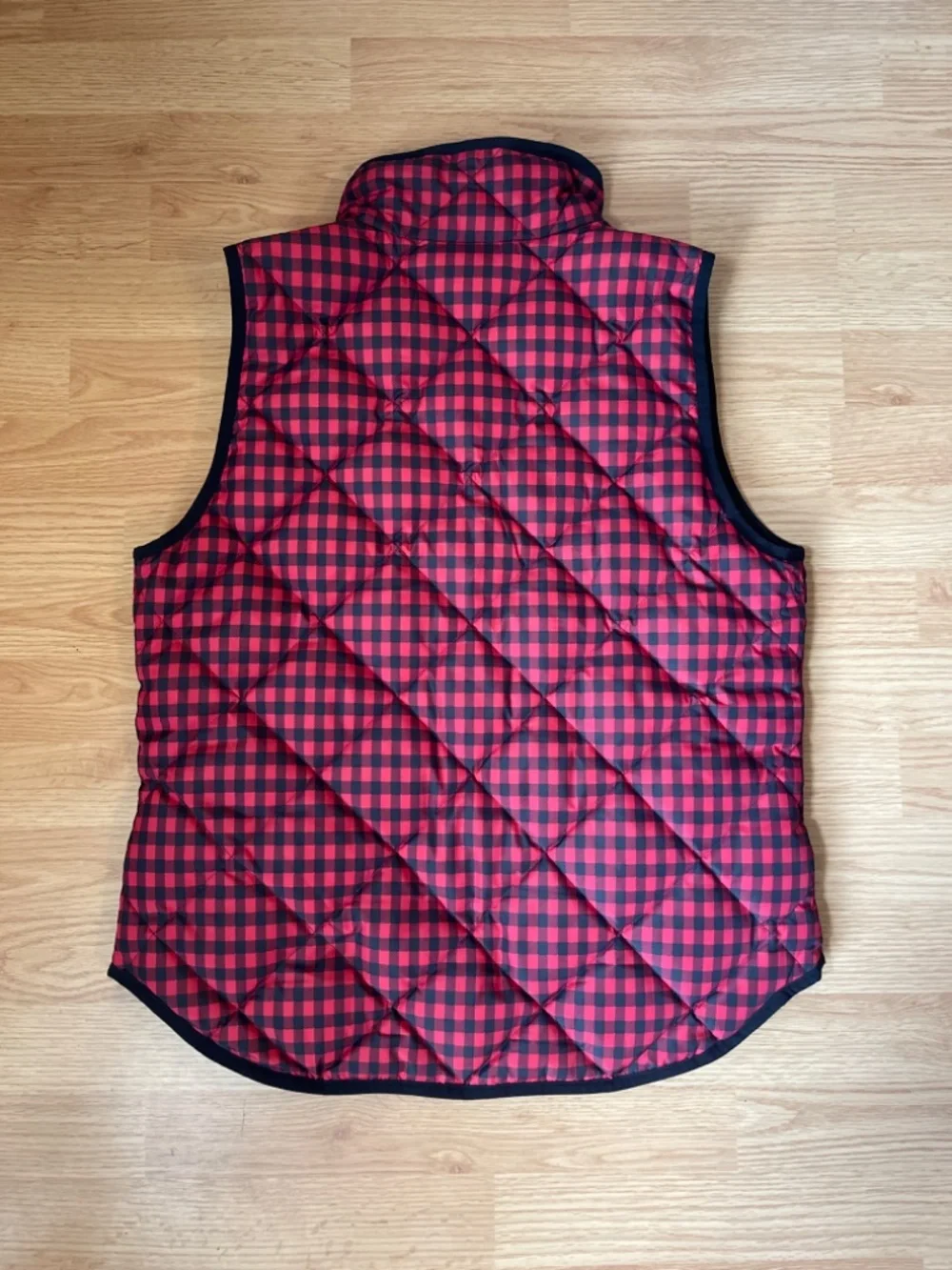 J Crew Red Black Buffalo Check Quilted Puffer Vest Gilet Size Medium
